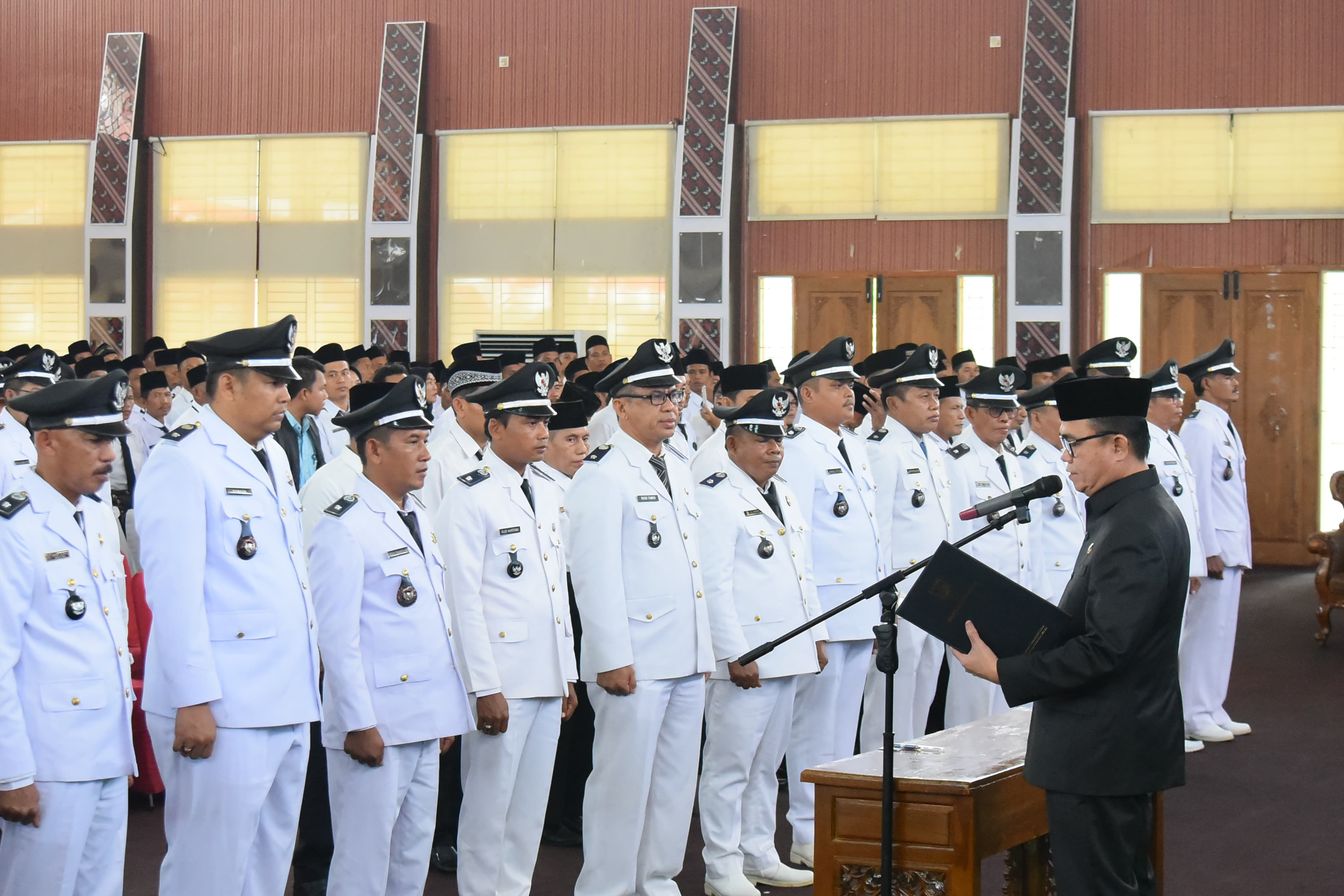 Kades dan BPD se-Banyuasin Terima SK Perpanjangan Masa Jabatan